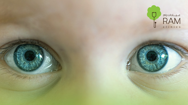 متى-يثبت-لون-عيون-الطفل 